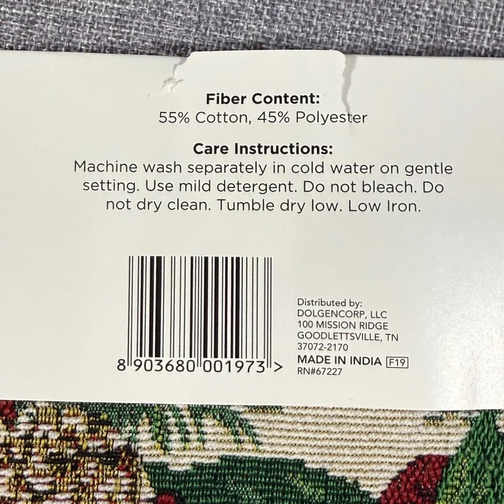 Holiday Style Tapestry Runner Christmas Poinsettia 13x68 Red Green New Floral